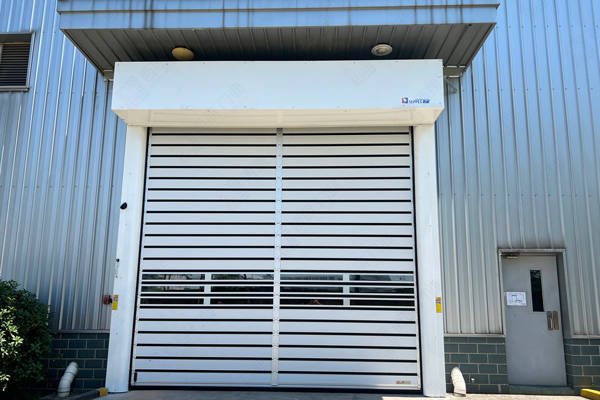 硬質(zhì)快速卷簾門(mén)縮略圖 硬質(zhì)快速卷簾門(mén)縮略圖